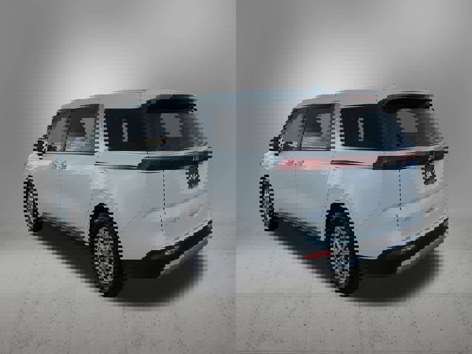 Certified 2024 Kia Carnival LX image 4