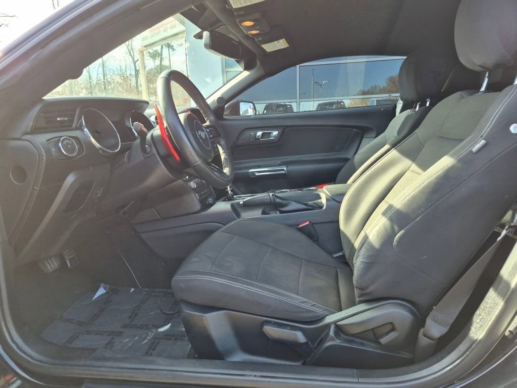 Used 2017 Ford Mustang Coupe image 2