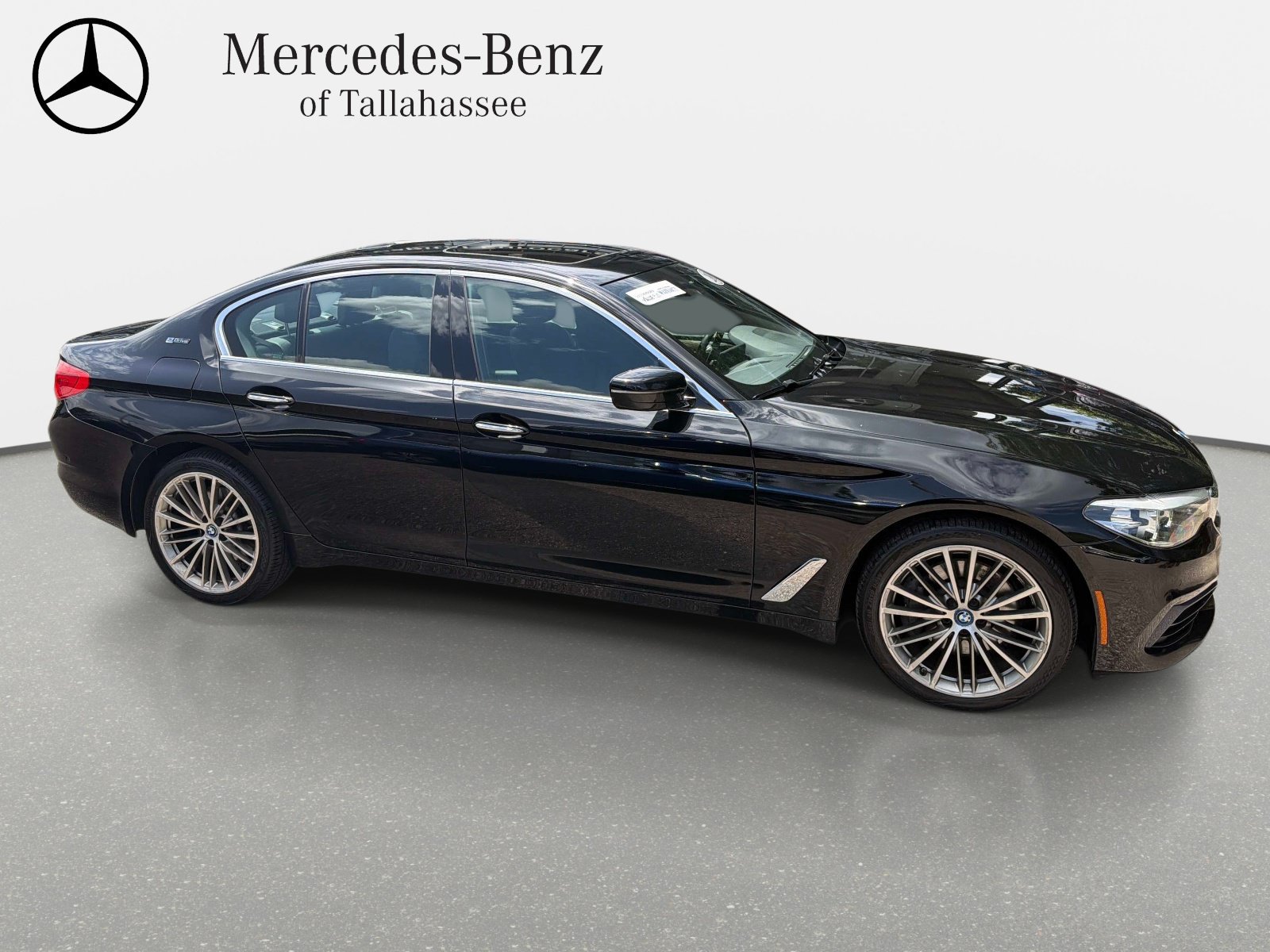 Used 2018 BMW 530e xDrive AWD/4WD image 4