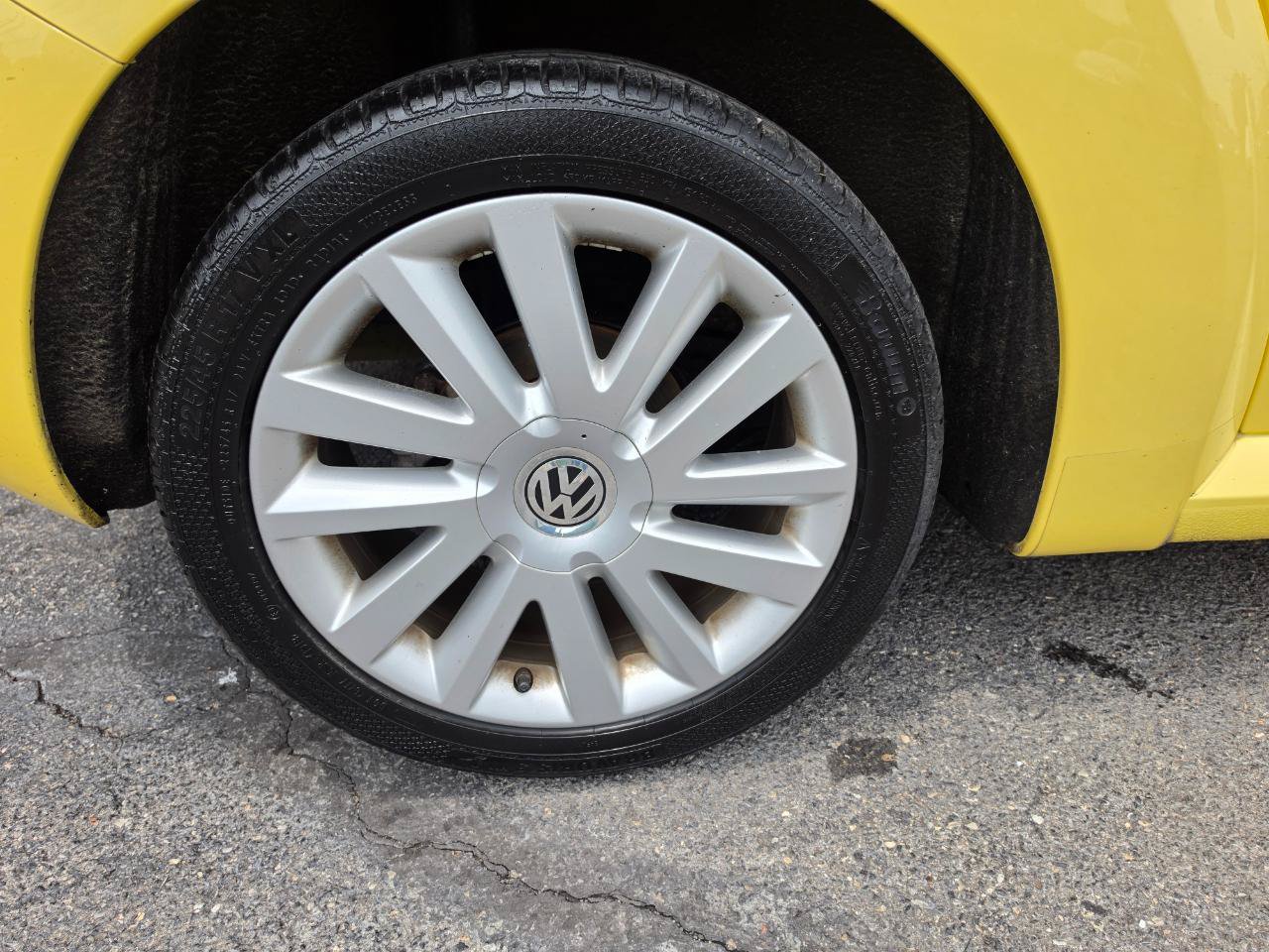 Used 2008 Volkswagen Beetle SE FWD image 36
