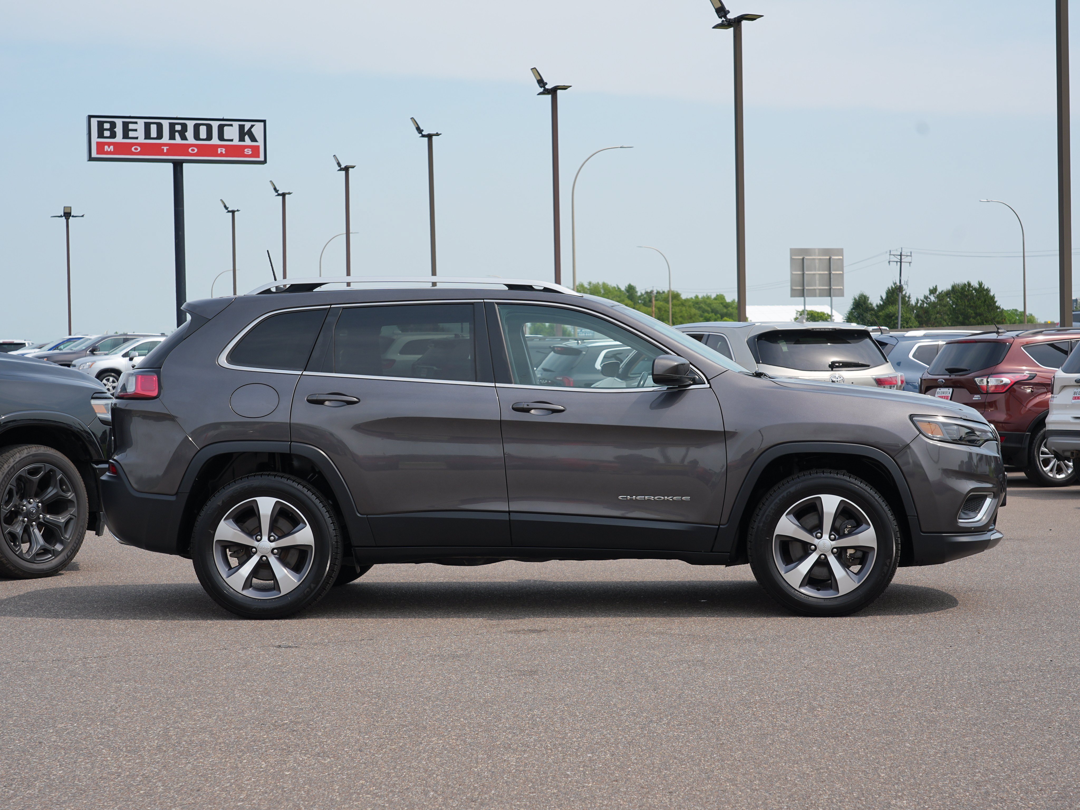 Used 2020 Jeep Cherokee Limited AWD/4WD image 2