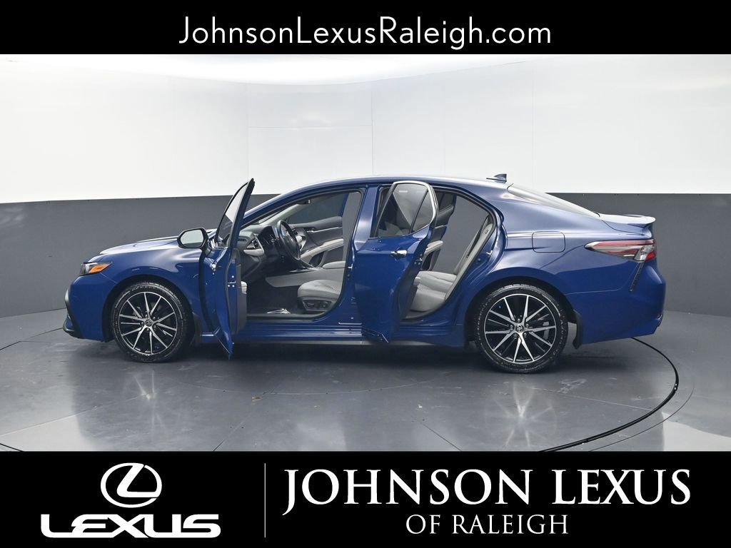 Used 2023 Toyota Camry SE w/ Cold Weather Package image 31