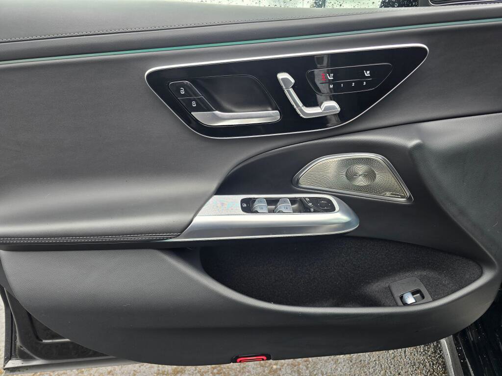Used 2024 Mercedes-Benz E 450 4MATIC Sedan image 36