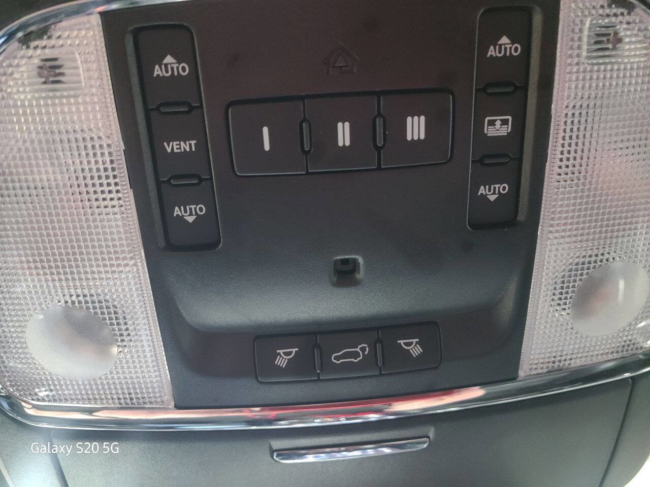 Used 2018 Jeep Grand Cherokee Overland image 49