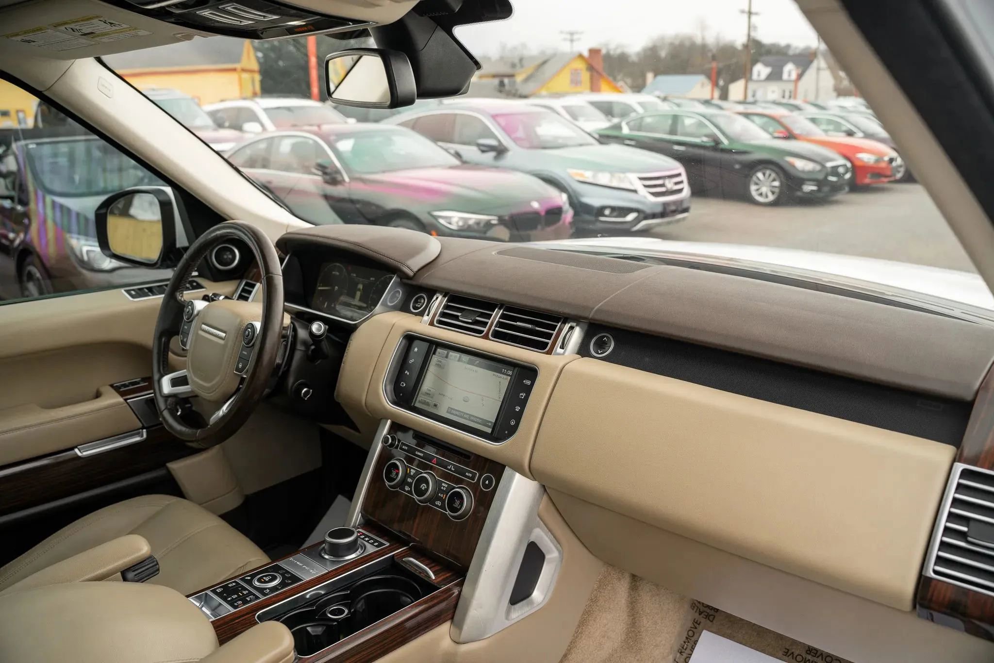 Used 2016 Land Rover Range Rover image 13