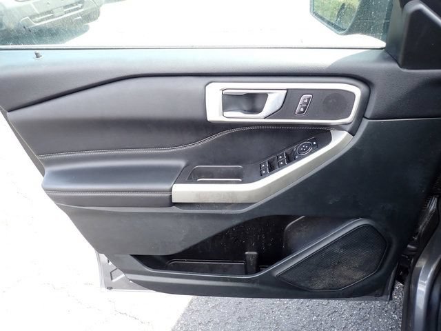 Used 2023 Ford Explorer XLT w/ Equipment Group 202A AWD/4WD image 22
