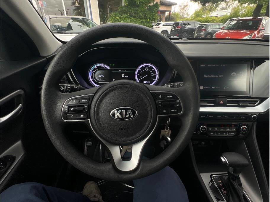 Used 2021 Kia Niro LX image 21