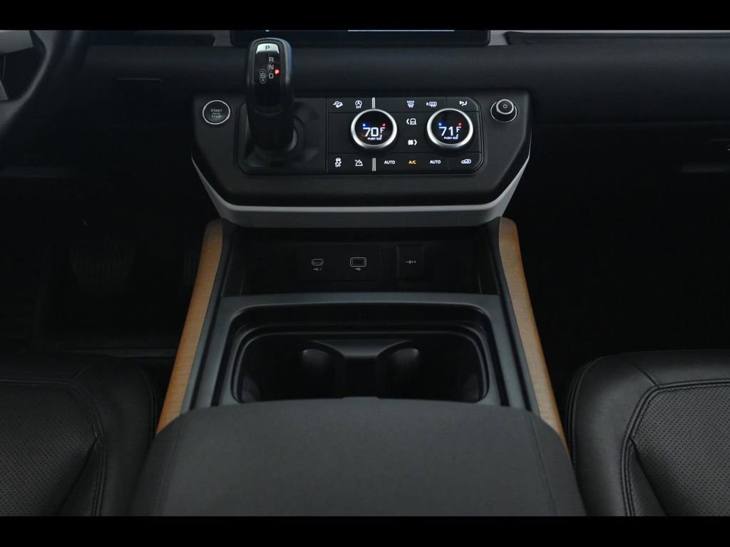 Used 2023 Land Rover Defender 110 S image 12
