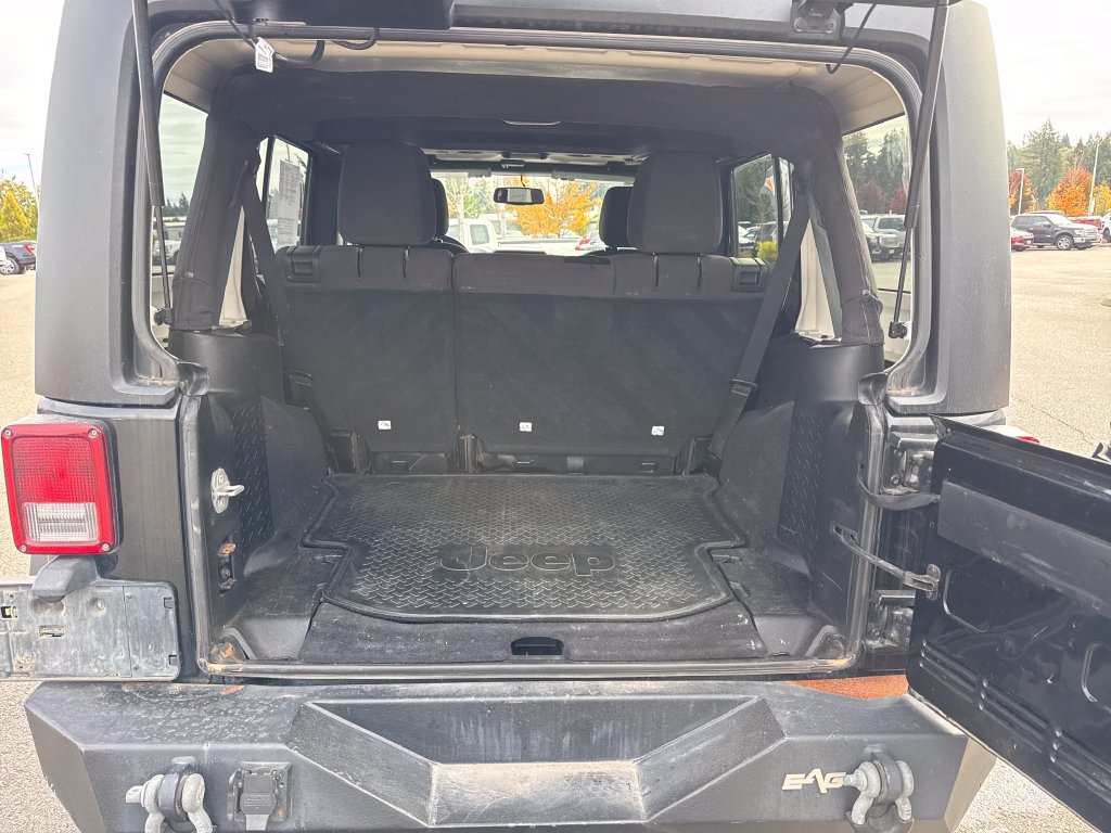 Used 2015 Jeep Wrangler Unlimited Sport AWD/4WD image 28
