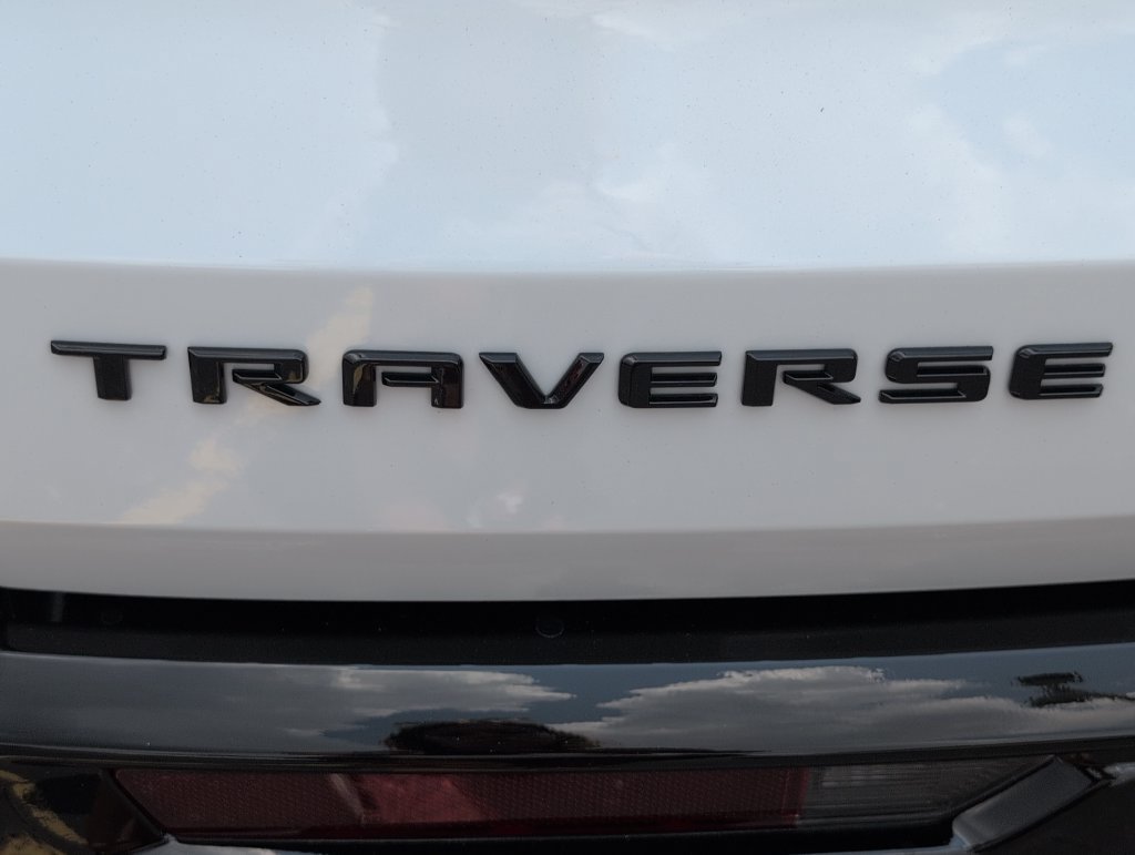 New 2026 Chevrolet Traverse RS w/ LPO, Floor Liner Package FWD image 6