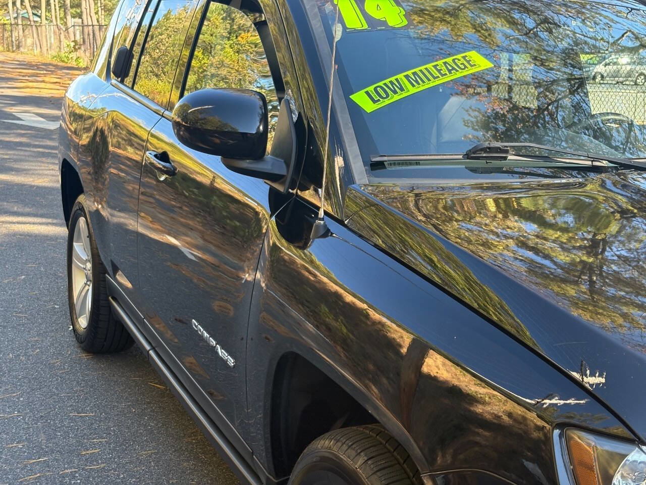 Used 2014 Jeep Compass Latitude w/ Sun/Sound Group image 11