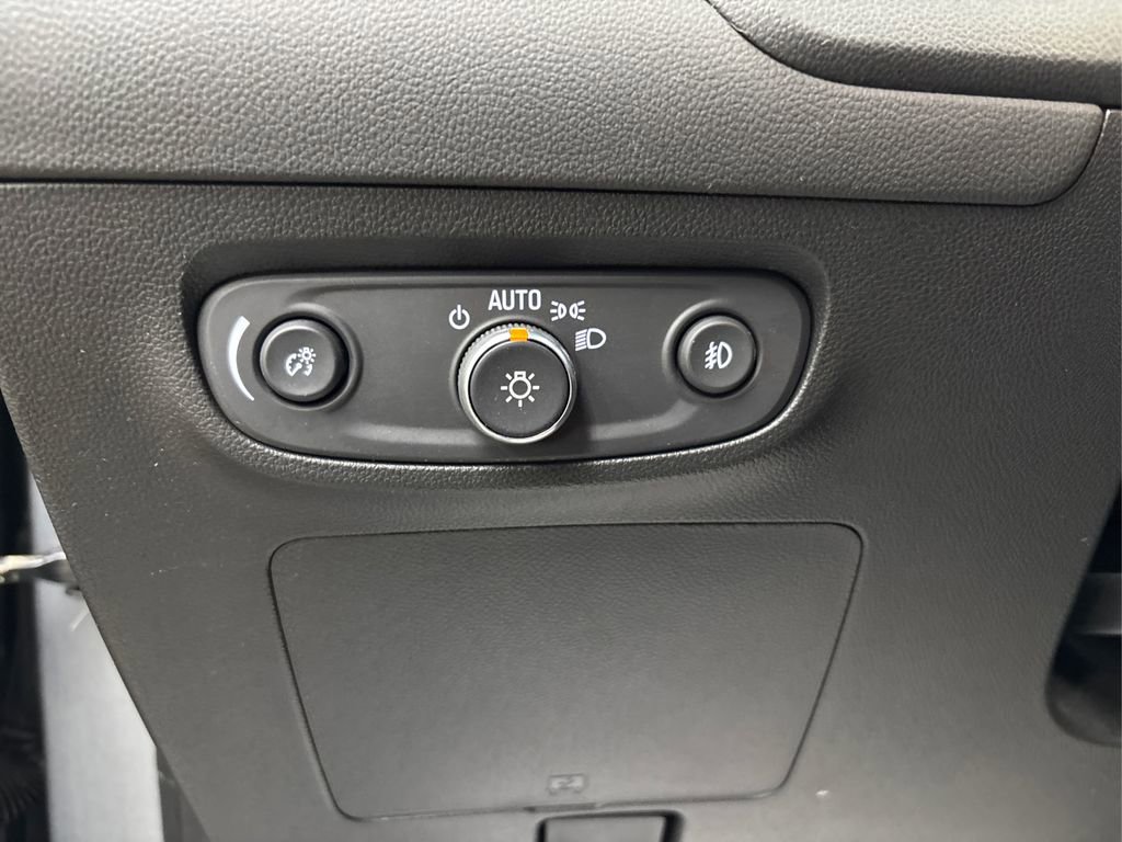 Used 2023 Buick Encore GX Select image 25