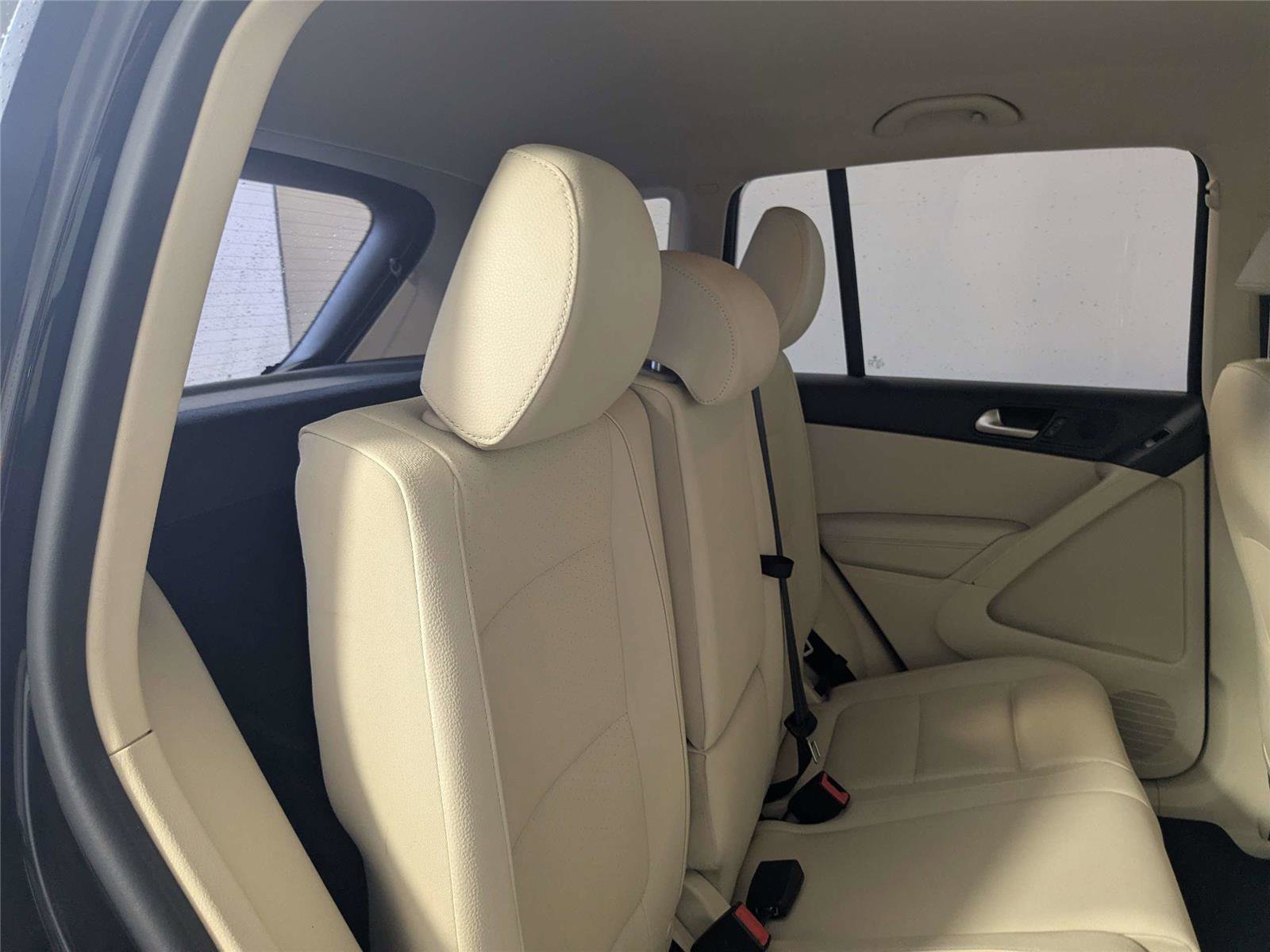 Used 2017 Volkswagen Tiguan S image 22