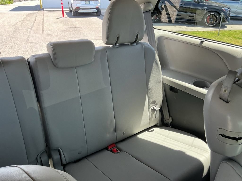 Used 2016 Toyota Sienna XLE w/ XLE Navigation Package FWD image 26