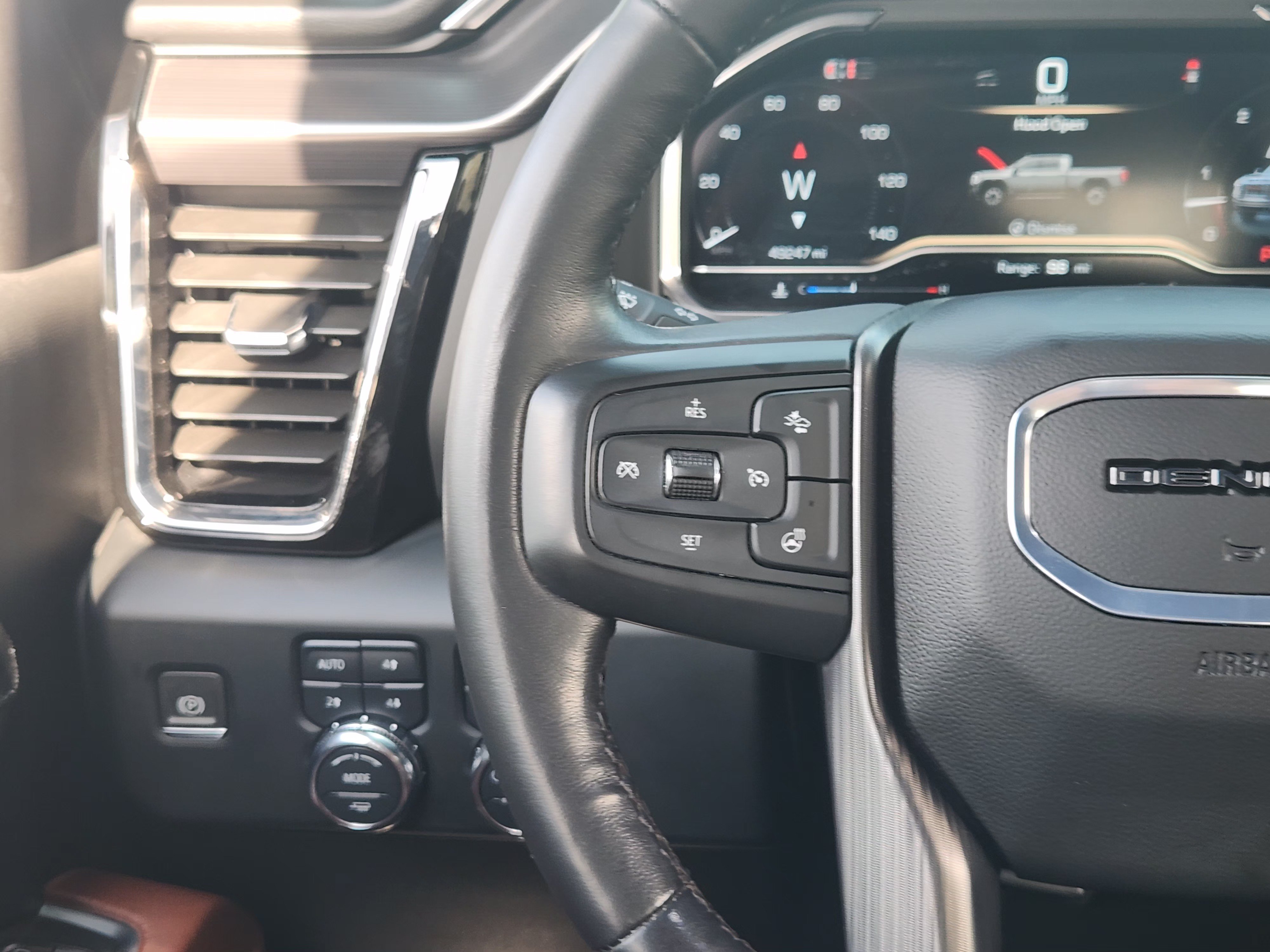 Used 2024 GMC Sierra 2500 Denali Ultimate AWD/4WD image 29