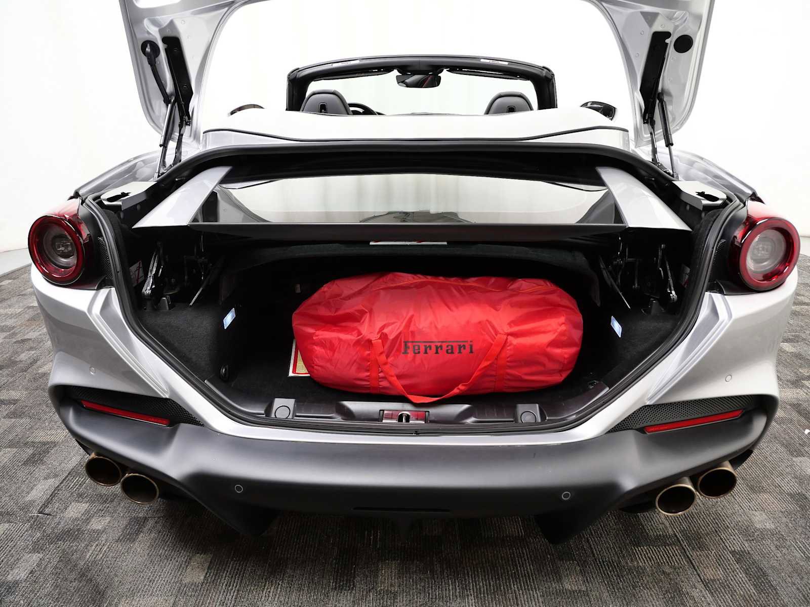 Certified 2022 Ferrari Portofino M image 37