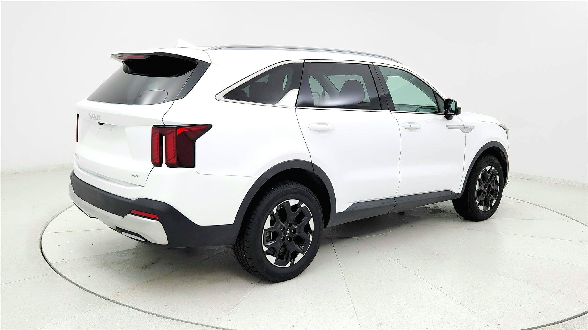 Used 2024 Kia Sorento S AWD/4WD image 5