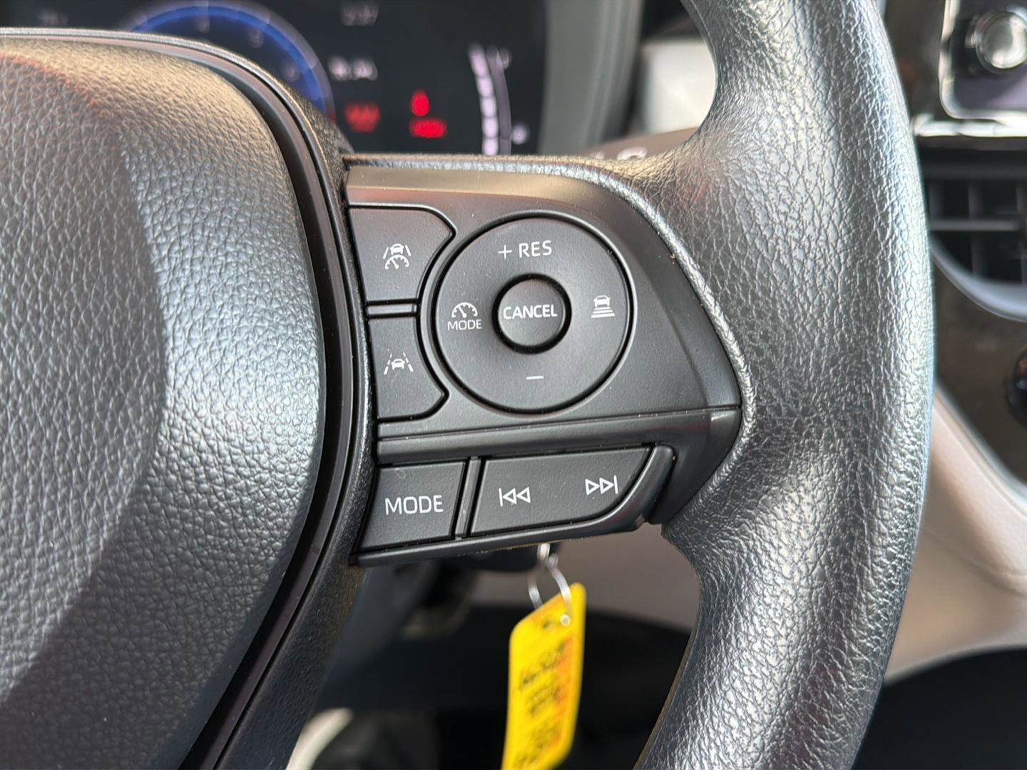 Used 2026 Toyota Corolla Cross L image 21