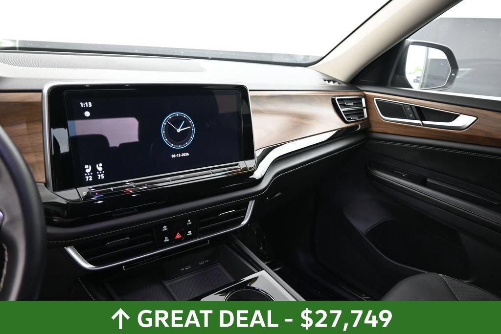 Used 2024 Volkswagen Atlas SE AWD/4WD image 24