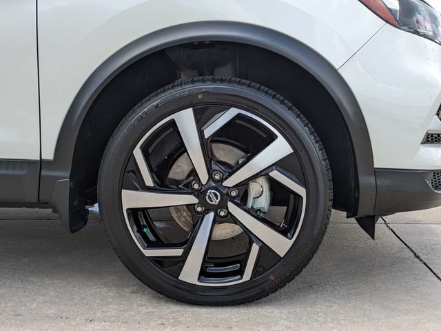 Used 2022 Nissan Rogue Sport SL FWD image 12