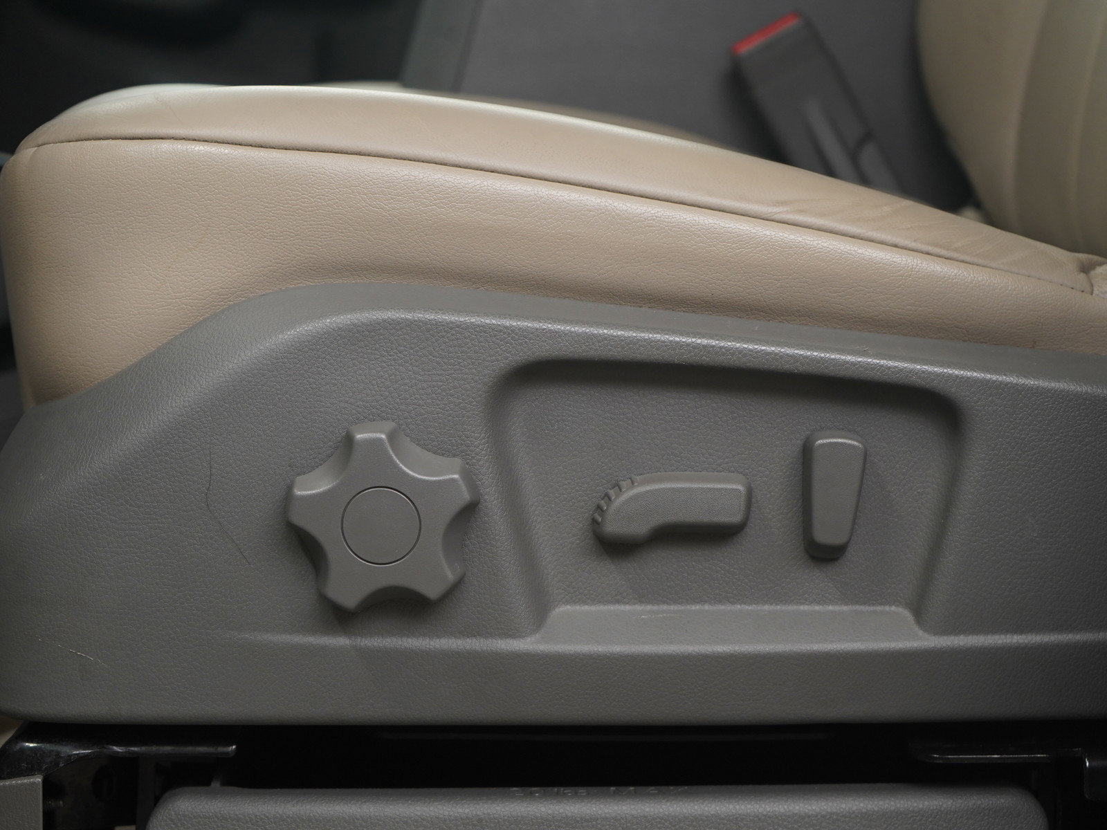 Used 2018 Nissan NV 3500 SL image 20