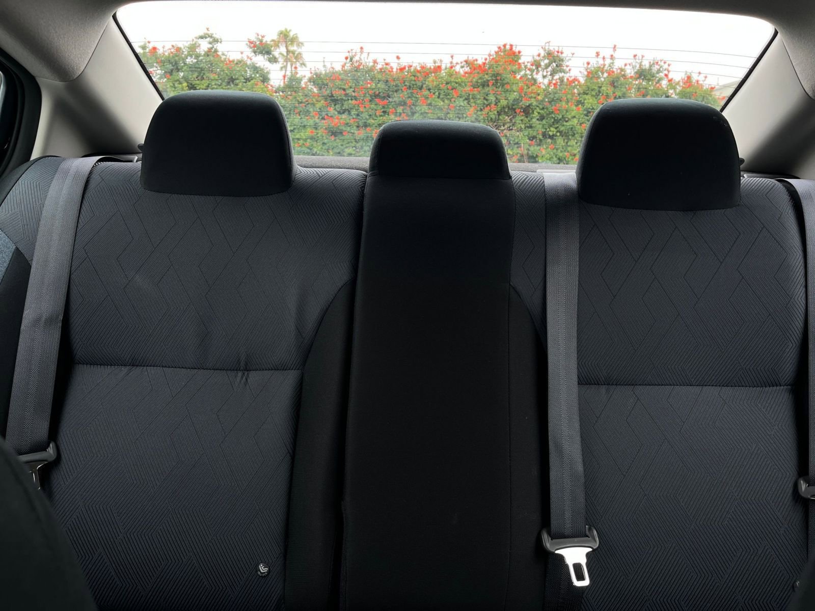 Used 2025 Nissan Versa SV FWD image 38