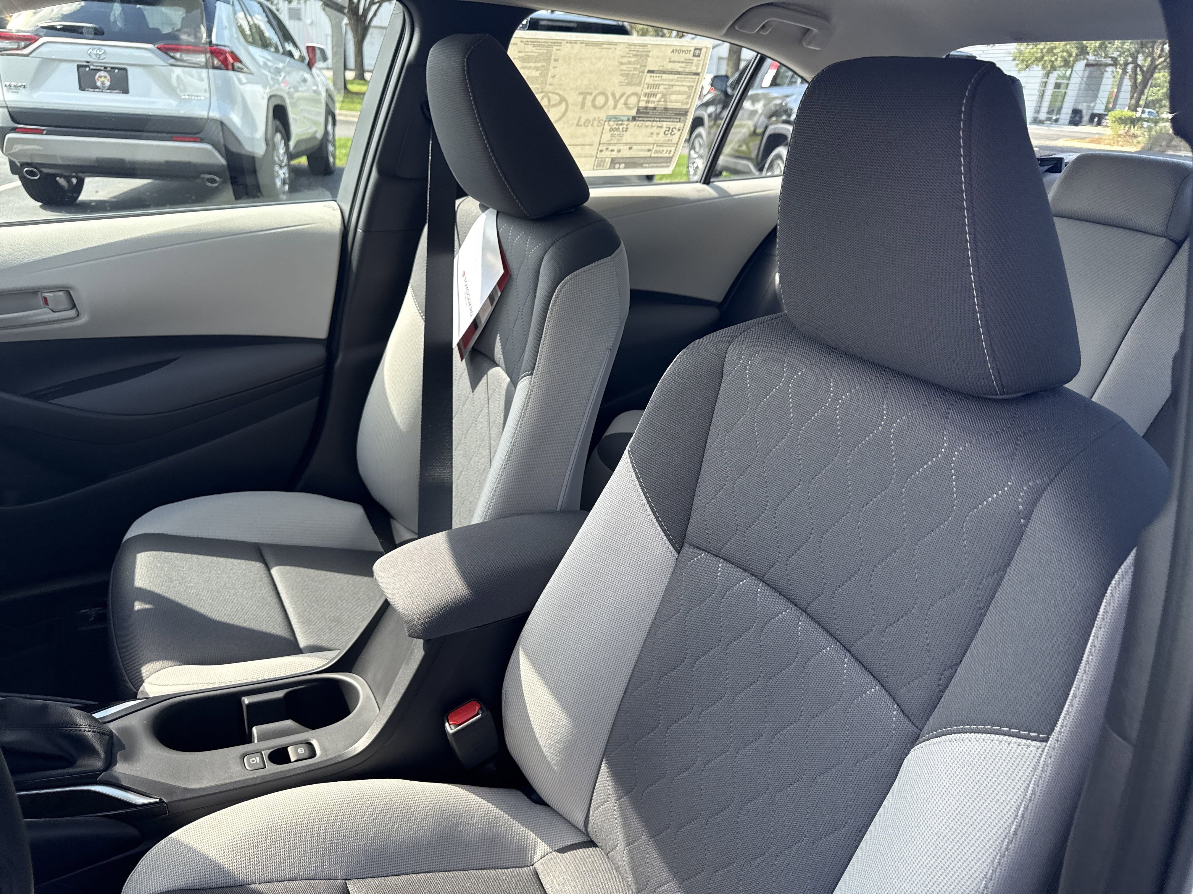 Used 2025 Toyota Corolla LE FWD image 14