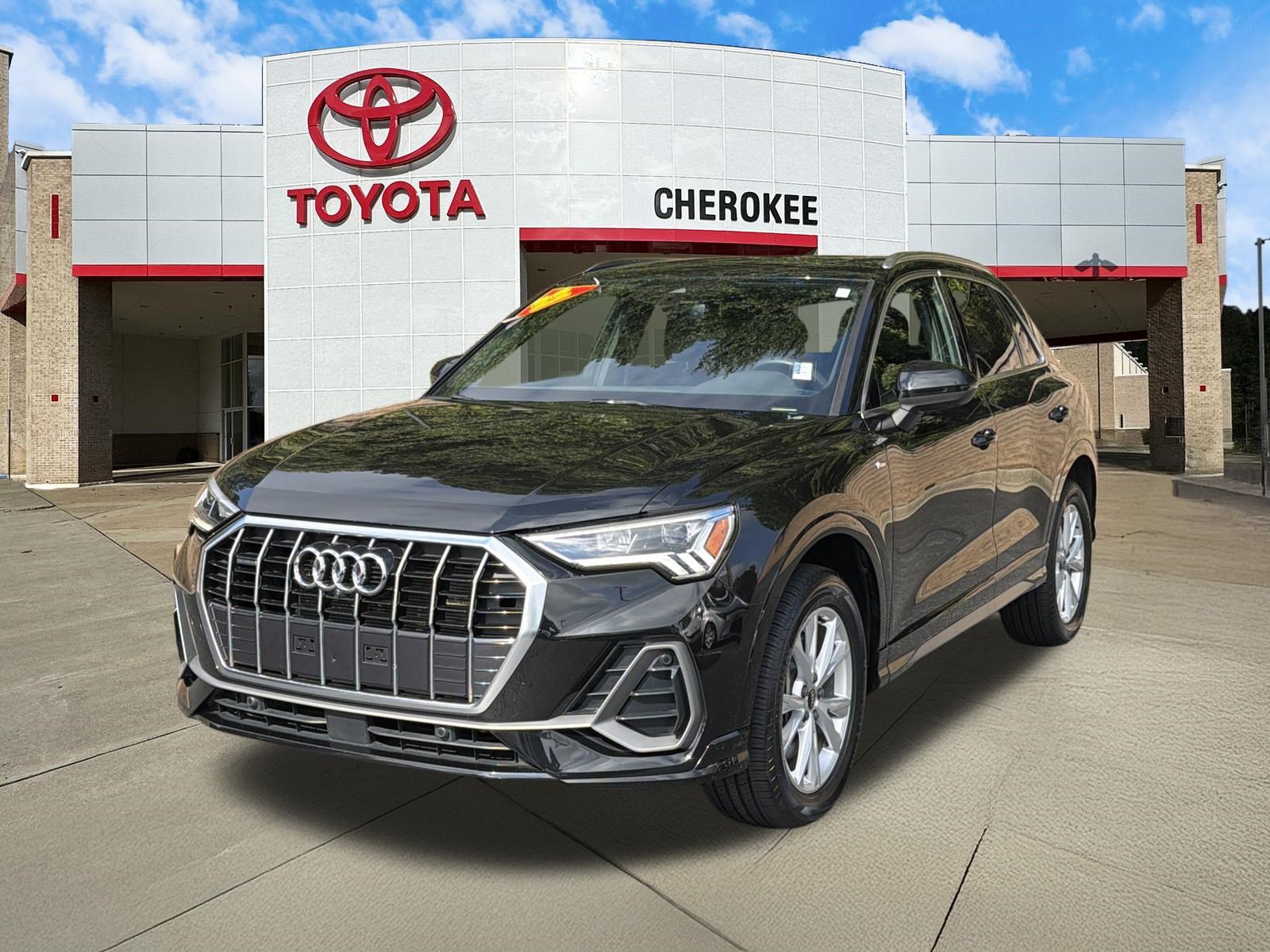 Used 2022 Audi Q3 2.0T Premium Plus w/ Premium Plus Package AWD/4WD image 1