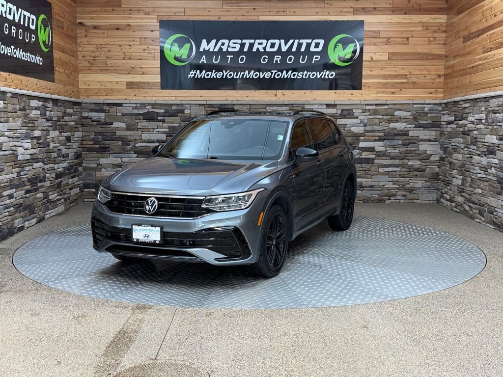 Used 2022 Volkswagen Tiguan SE R-Line AWD/4WD image 4