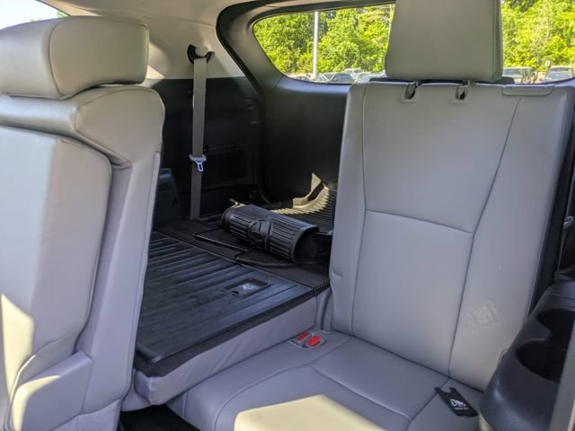 Used 2024 Toyota Highlander XLE AWD/4WD image 18