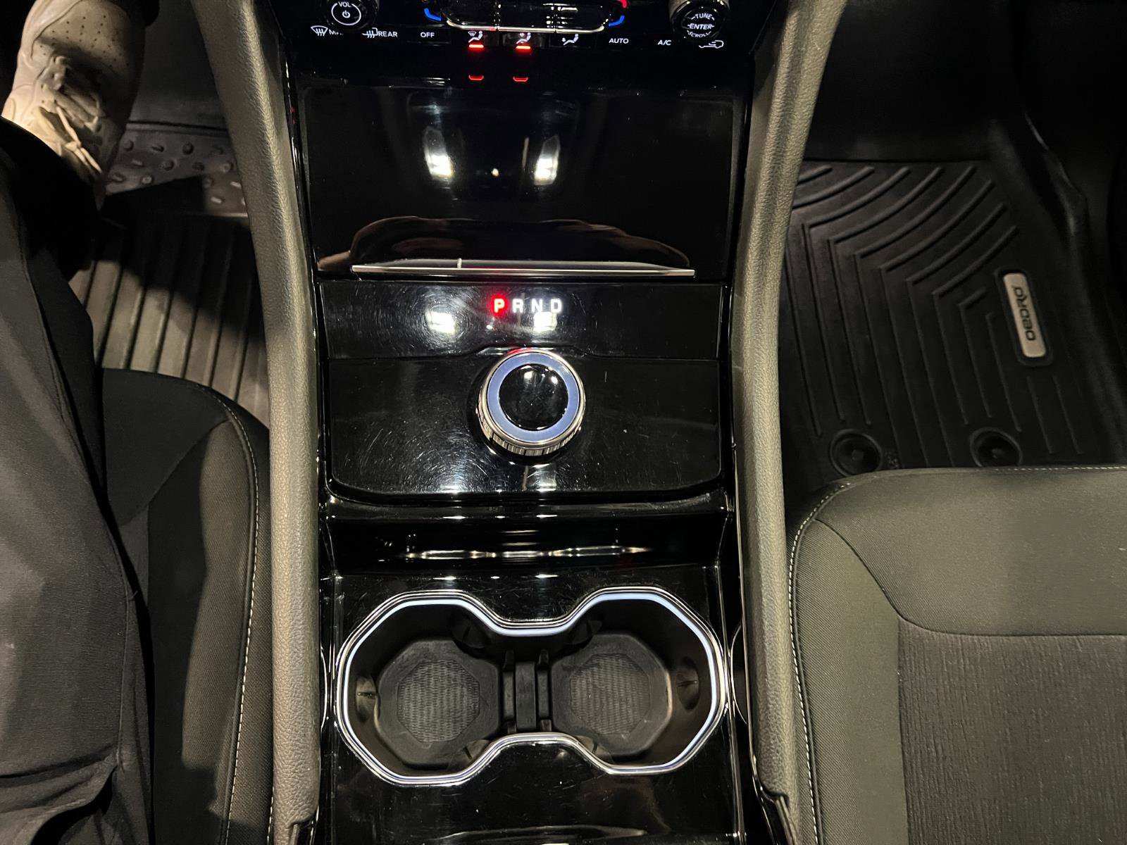 Used 2023 Jeep Grand Cherokee Laredo image 20