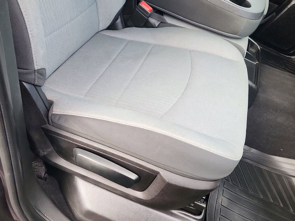 Used 2021 RAM 1500 Classic SLT image 13