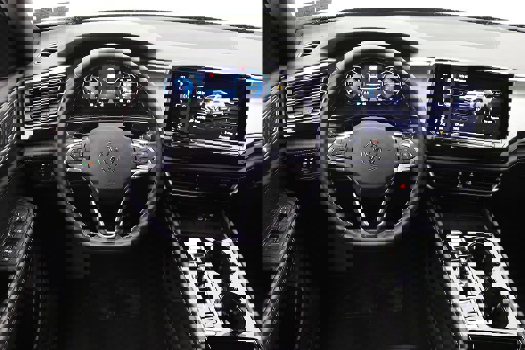 Used 2025 Volkswagen Atlas Cross Sport SE image 14