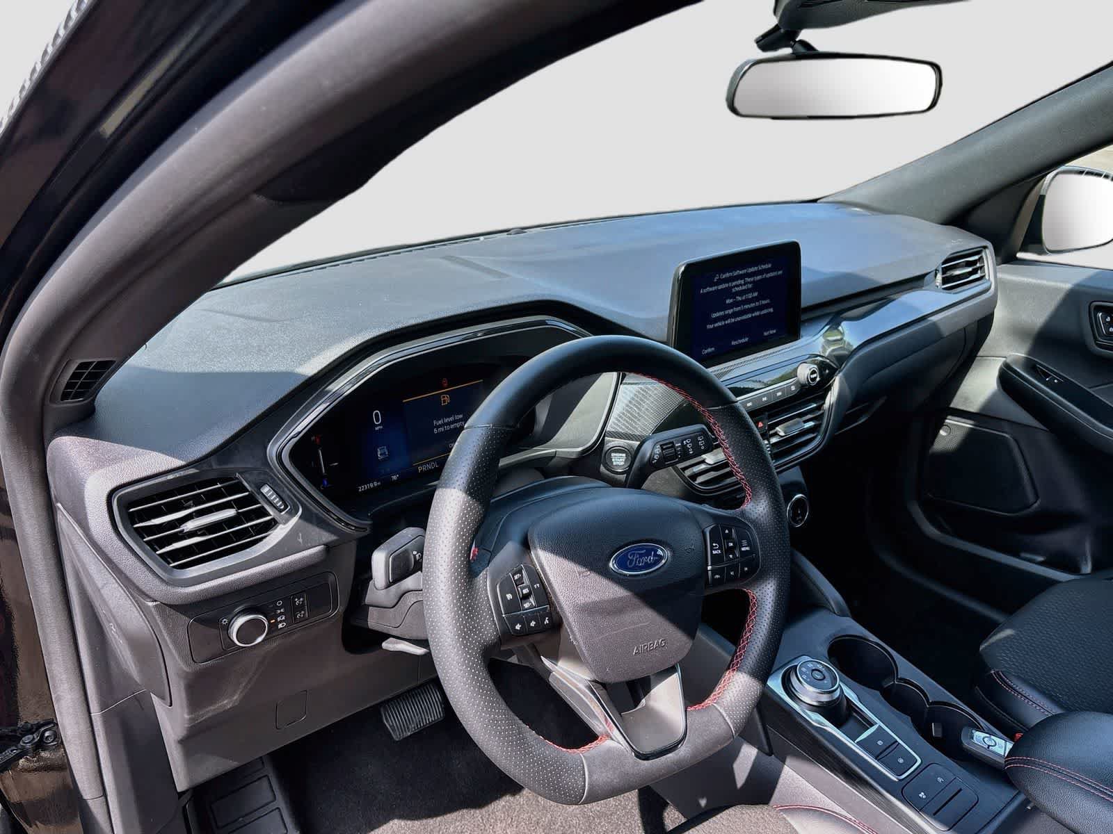 Used 2025 Ford Escape ST-Line AWD/4WD image 9
