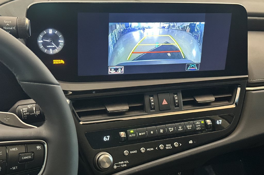 Certified 2022 Lexus ES 300h w/ Premium Package FWD image 19