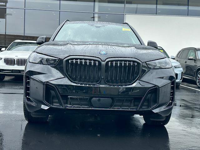 New 2026 BMW X5 xDrive50e w/ M Sport Package AWD/4WD image 2