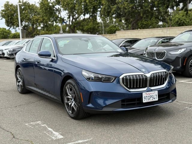 Used 2025 BMW i5 xDrive40 w/ Executive Package image 6