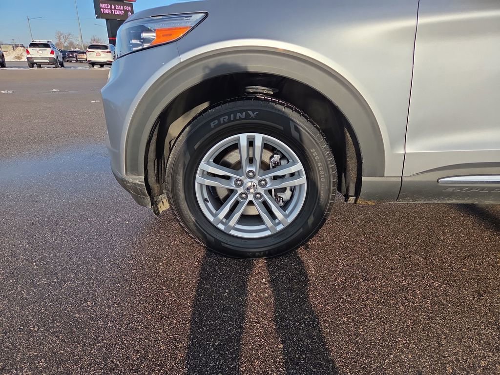 Used 2022 Ford Explorer XLT w/ Equipment Group 202A image 30