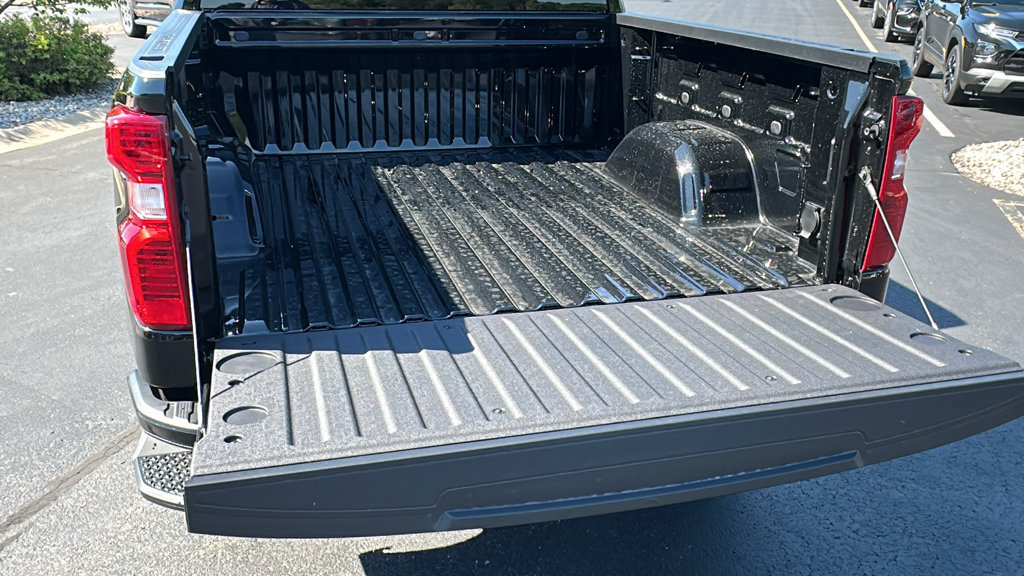 New 2026 Chevrolet Silverado 1500 Custom w/ Turbomax Blackout Package AWD/4WD image 8