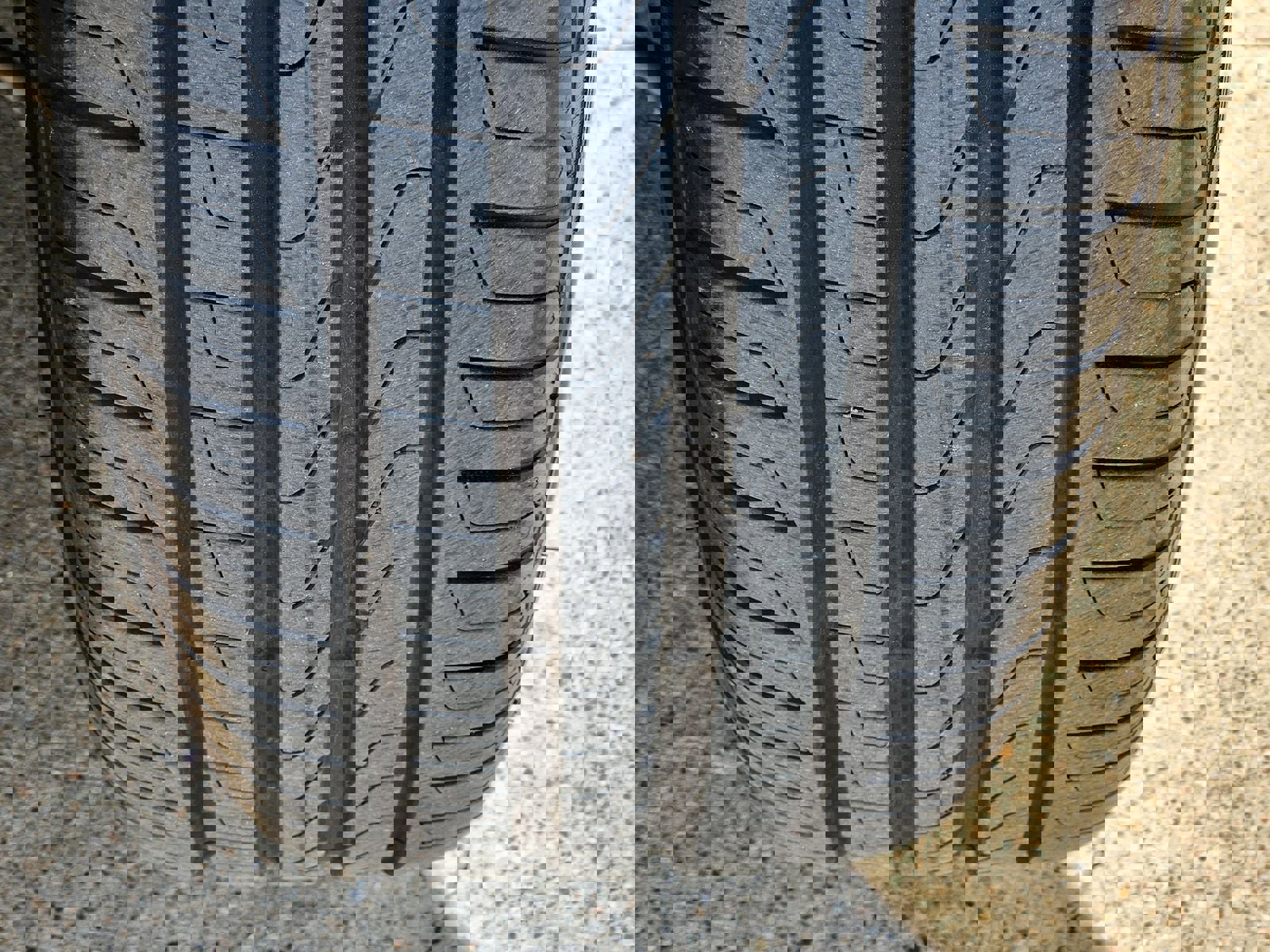 Used 2019 Dodge Challenger SXT image 14