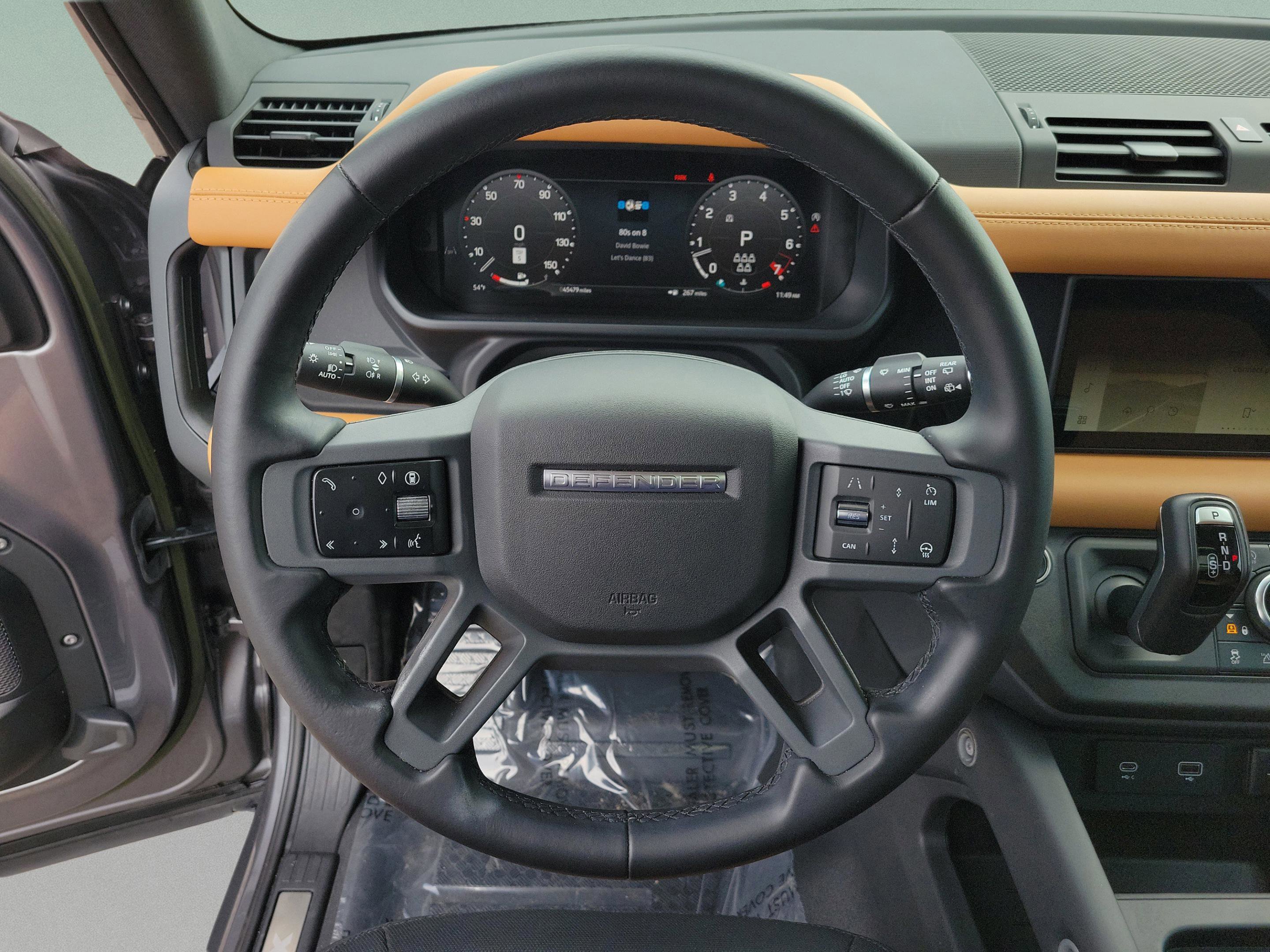 Used 2024 Land Rover Defender 110 X-Dynamic SE image 11