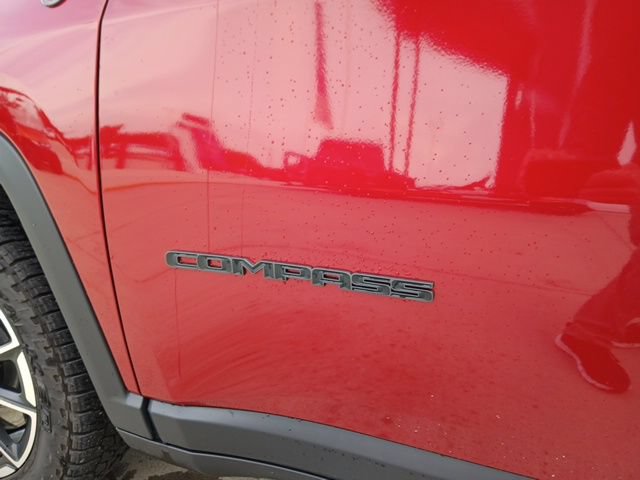 Used 2026 Jeep Compass Trailhawk w/ Trailer Tow Group AWD/4WD image 9