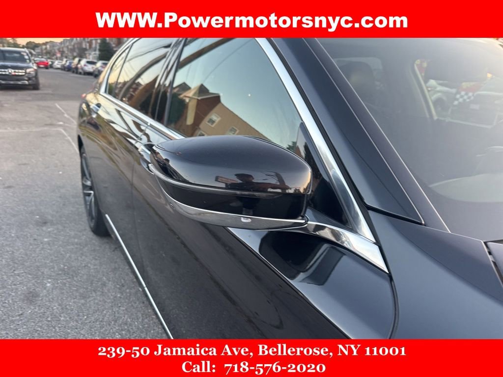Used 2020 BMW 750i xDrive w/ Executive Package image 11