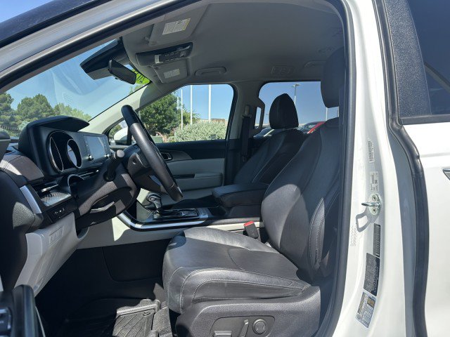 Used 2022 Kia Carnival LX FWD image 11