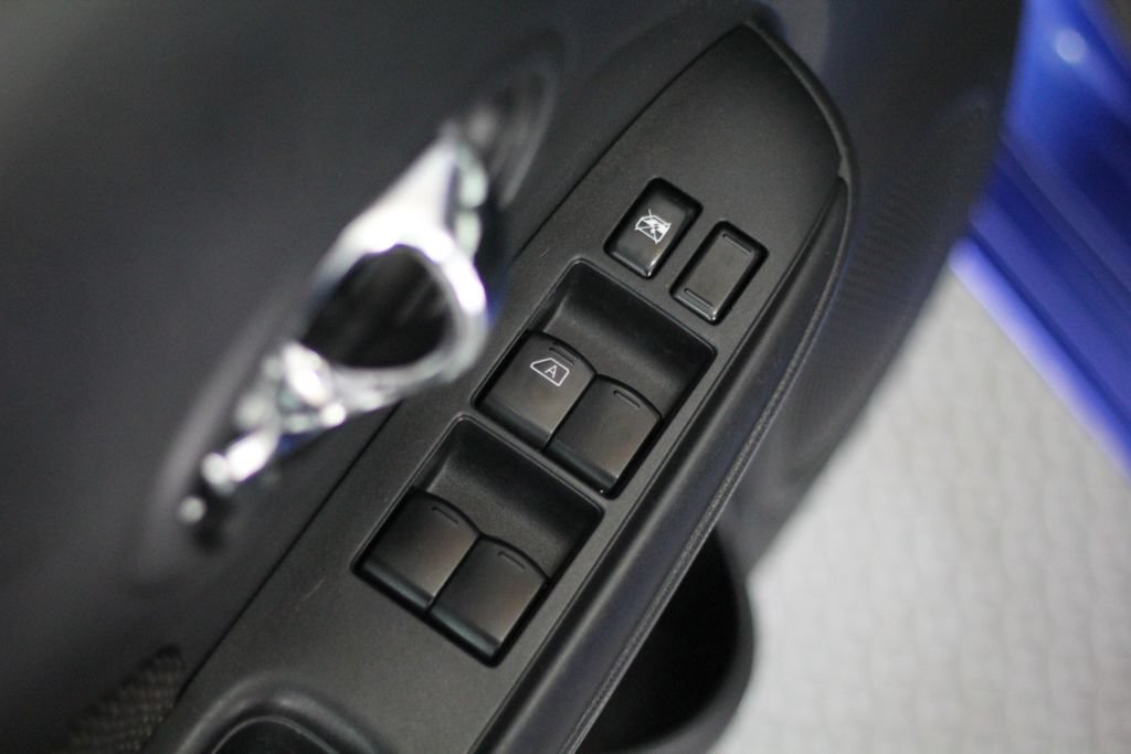 Used 2013 Nissan Versa SV w/ Convenience Pkg FWD image 33