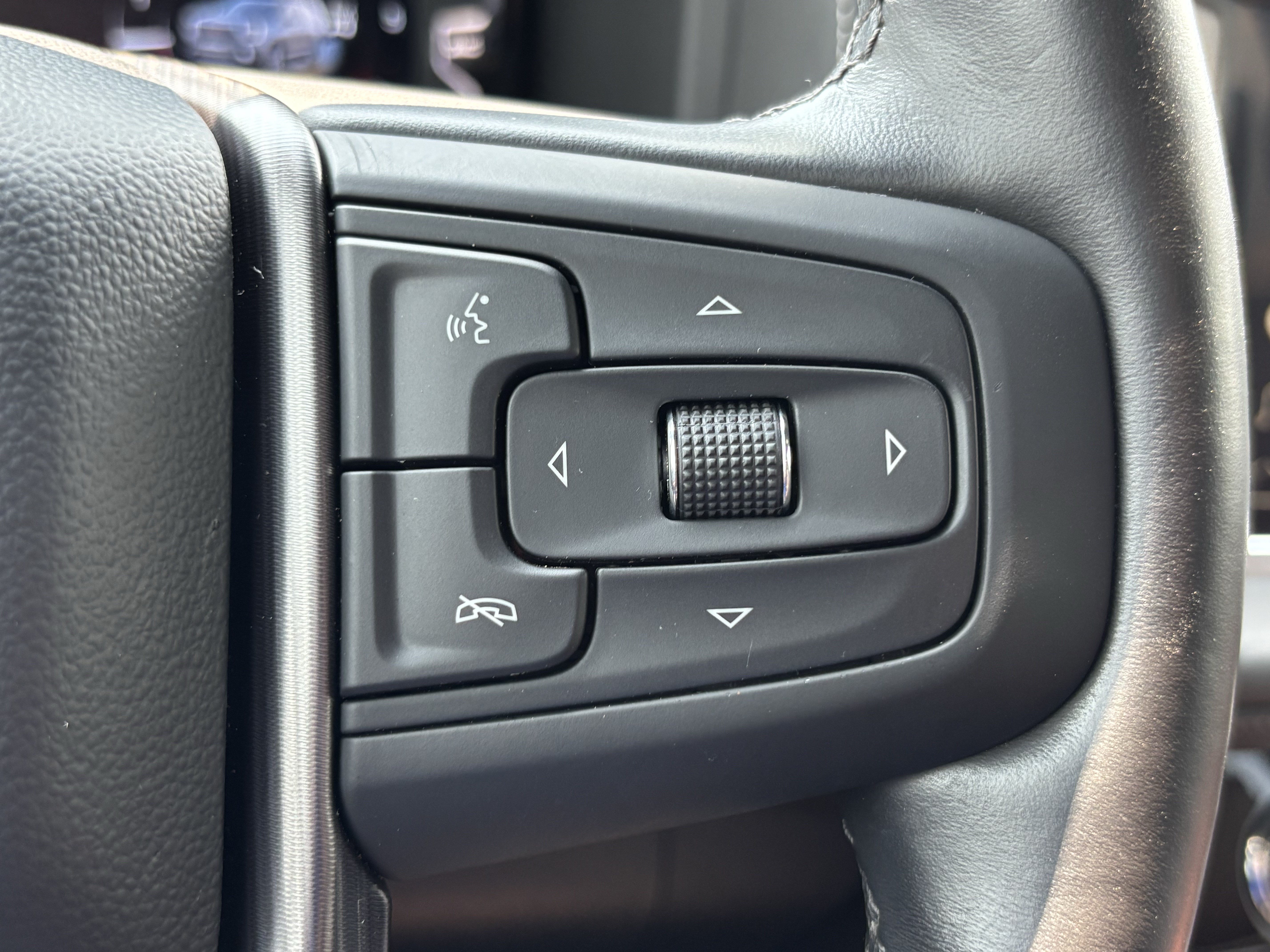 Used 2024 GMC Yukon Denali Ultimate AWD/4WD image 20