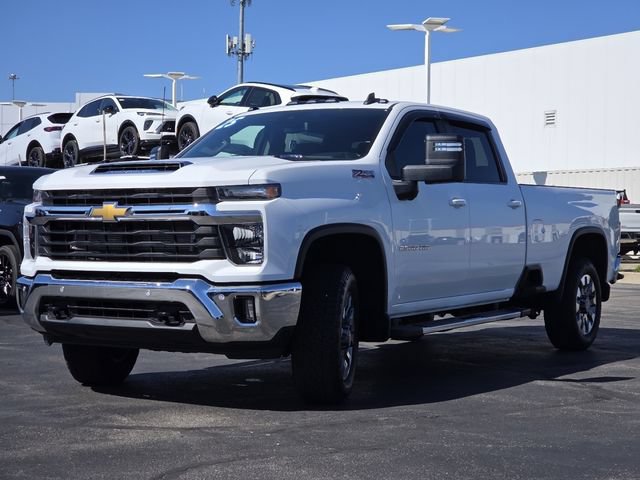 Used 2025 Chevrolet Silverado 2500 LT AWD/4WD image 19