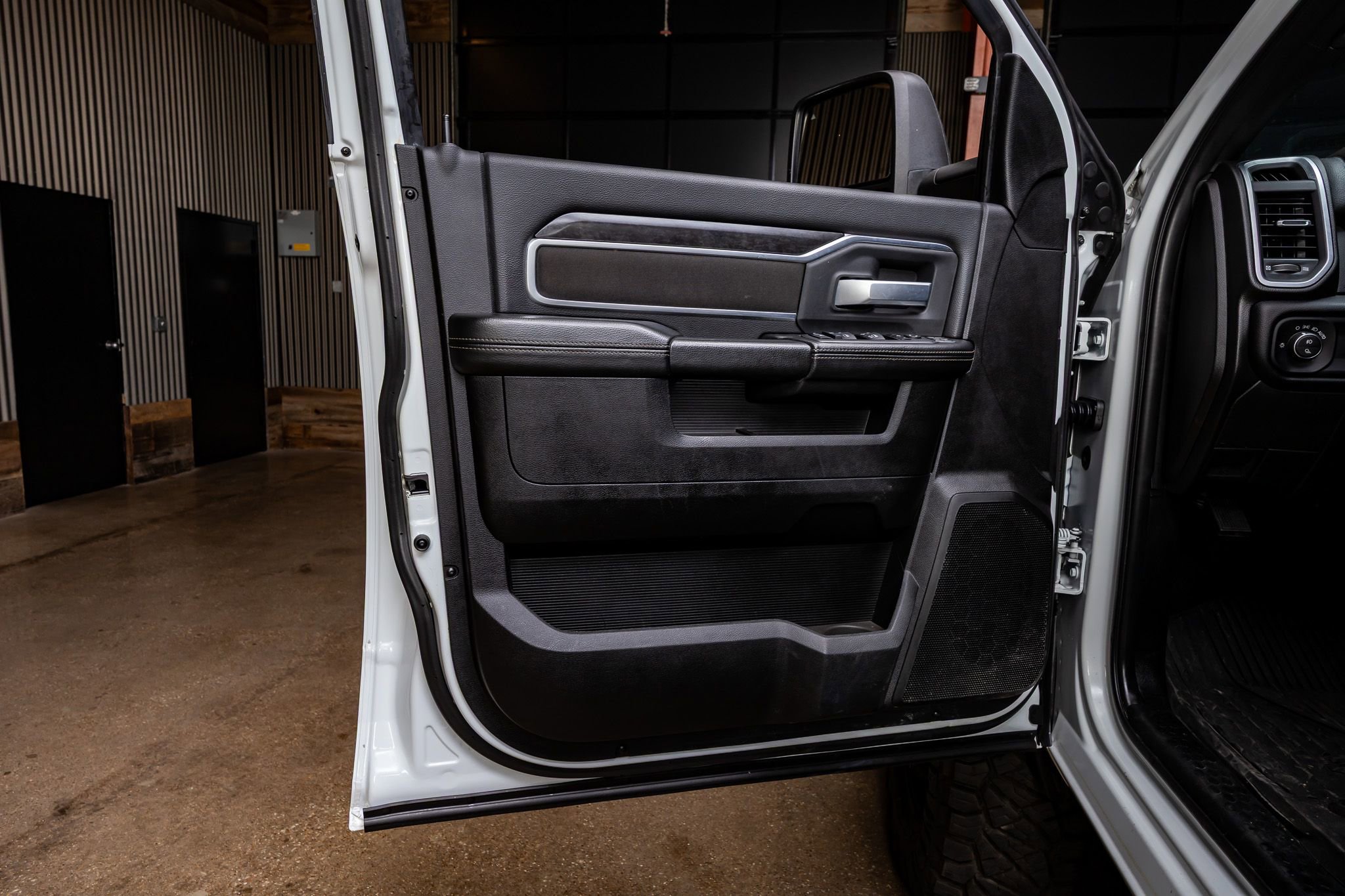 Used 2024 RAM 3500 Big Horn w/ Night Edition image 35