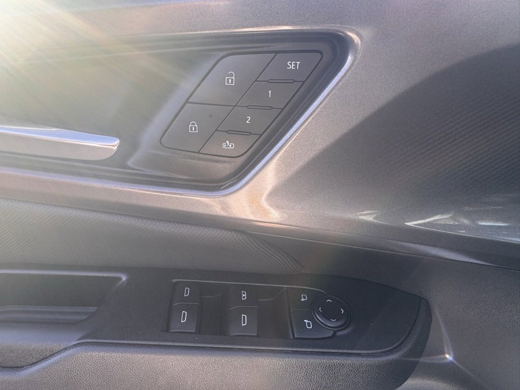 Used 2024 Chevrolet Equinox EV RS w/ Active Safety Package 3 image 10