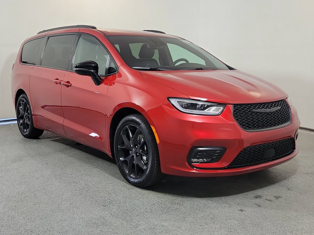 New 2026 Chrysler Pacifica Select FWD image 1